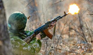 Психопат разстреля полицай с Калашников