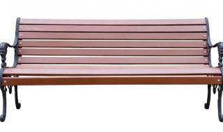 Пловдивчани започнаха да късат лентите около пейките и кътовете за детски игри