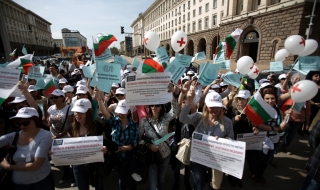 Над 2000 медици се включиха в протеста