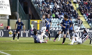 Лацио и Интер с издънки в Италия