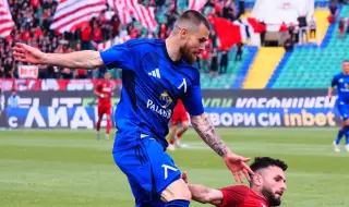 Оперираха крило на Левски