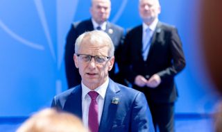 Денков се среща с премиера на Румъния