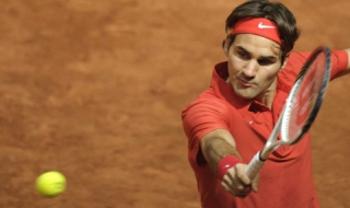 Федерер започна с победа във Франция