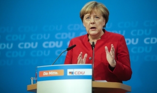 Партията на Меркел иска криминализиране на фалшивите новини 