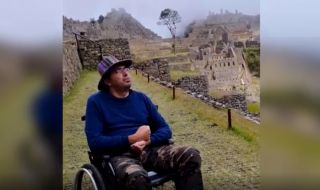 Българин в инвалидна количка се изкачи на Мачу Пикчу