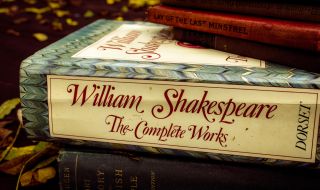 Показват първото копие на пиесите на Шекспир в Шотландия