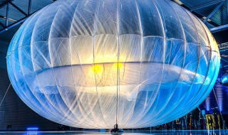 Google прави пръстен от интернет балони над Земята