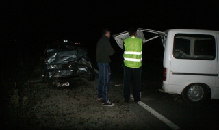 Тежка катастрофа блокира "Тракия" край Вакарел (обновена)