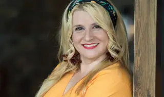 Актрисата Елена Атанасова се сгоди (СНИМКИ)