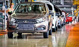 Автомобилите в Русия поскъпват заради падащата рубла