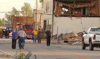 Най-малко 13 жертви на торнадо в САЩ