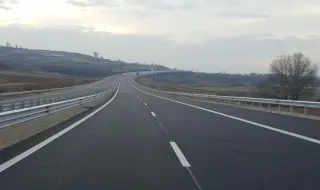 Внимание: Ремонтират магистрала „Струма”