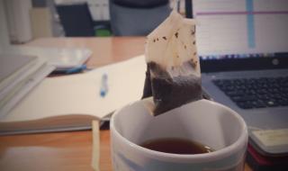 Чаят в офиса по-мръсен и от тоалетната чиния