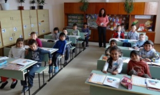 Синдикат похвали Кунева за приема в първи клас