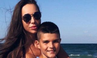 Синът на Божинов се фука със сексбомба