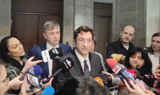 Крум Зарков: Старата власт, олицетворена от Пеевски, още не е изпуснала юздите. Усещам съживяване в БСП