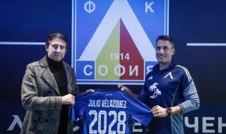 Левски удължи договора на Хулио Веласкес 