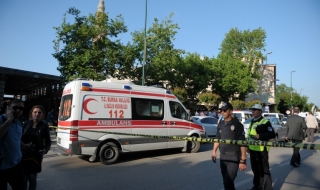 Бомба избухна до полицейски участък в Турция