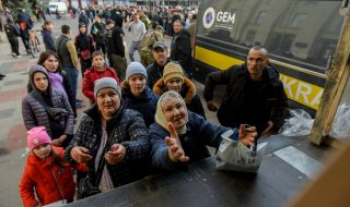 Депутат от Херсон призова гражданите да се евакуират