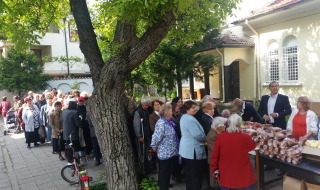 Раздадоха 600 козунака в Пловдив