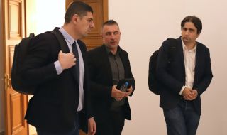 В парламента: Временната комисия за машинното гласуване изслуша шефа на ДАНС