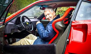 80-годишен пенсионер кара ежедневно Ferrari F40 (ВИДЕО)