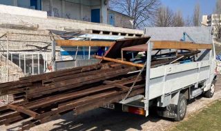 Хванаха крадци на стадион в Пловдив - натоварили камион с желязо