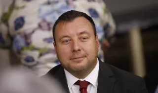 Петър Петров: Управляващото мнозинство криминализира търговска дейност, свързана с Русия