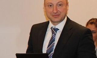 Министърът на финансите: Новият държавен дълг е по решение на 44-ото НС