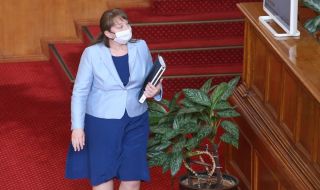 915 лв. става подоходният критерий за COVID помощ, ако децата останат у дома