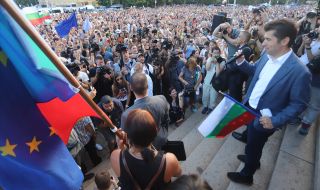 Петков пред протестиращите: Заедно ще променим тази страна, няма да предадем каузата