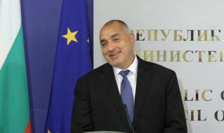 Българският премиер честити на френския президент на английски