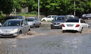 Разрушения след поройните дъждове и градушката