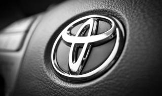 Toyota отзовава 1.5 млн. автомобила