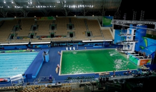 Затвориха олимпийския "жабуняк" в Рио