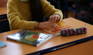 Преди новата учебна година: Над 93% от учителите в София искат присъствено обучение 
