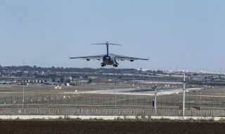 В бойна готовност! Пентагонът изпраща свои самолети в гръцка военна авиобаза 