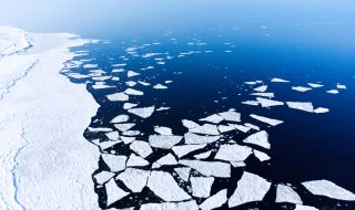 Плаващият антарктически лед се е смалил обезпокоително