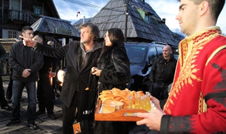 Световноизвестен режисьор разследван за злоупотреби