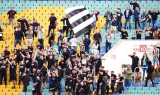 Феновете на Локомотив Пловдив дадоха толеранс на Крушарски