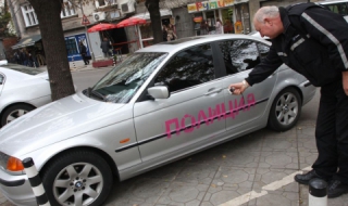 Издирват младежи за новите "полицейски" автомобили