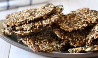Рецепта на деня: Лесни и здравословни крекери със семена