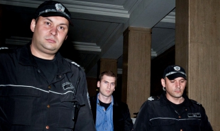 Има политически натиск в държавата