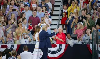 Съюзниците на САЩ в НАТО: Гренландия принадлежи на своя народ