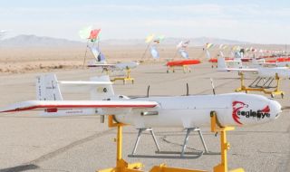 Бойна мощ! Иран тества дронове във военно учение
