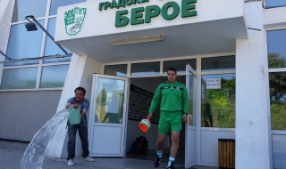 Хубчев изведе 24 футболисти за първата тренировка