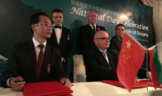 Подписахме споразумение за авио и водния сектор с Китай