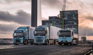 Volvo Trucks е първата компания, която започва серийно производство на тежкотоварни камиони