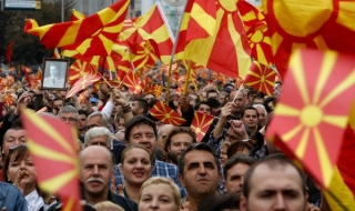 Македонският парламент се разпусна, следват избори