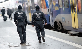 Тийнейджърка в Германия обвинена за връзки с ДАЕШ
